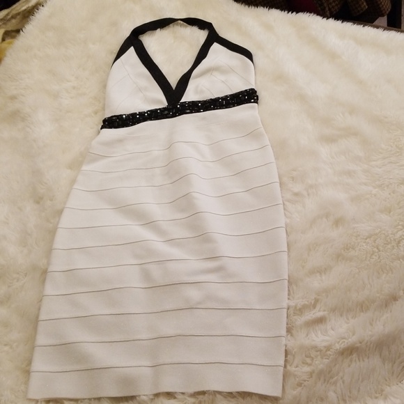 Carmen Marc Valvo Dresses & Skirts - Carmen marc valvo off white black beaded dress